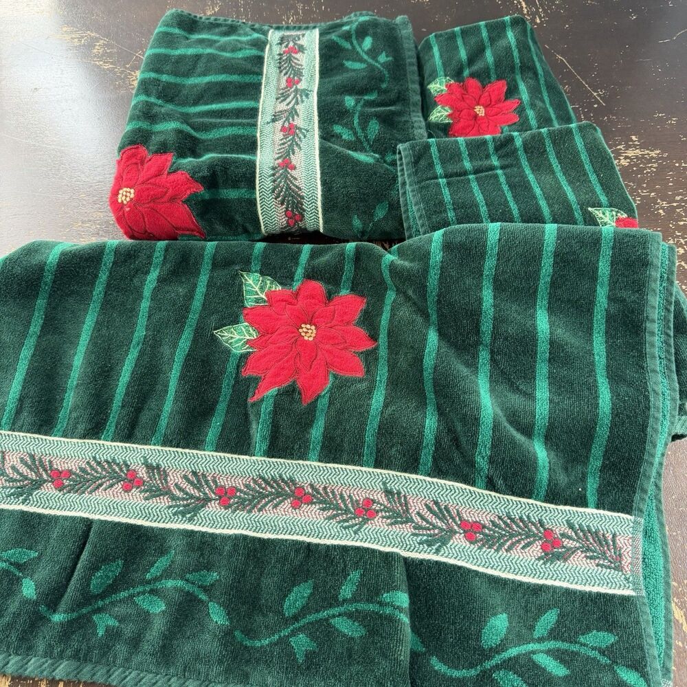 Vintage Franco Christmas Towel Set 2 Bath + 2 Hand Green Holly Berry Turkey